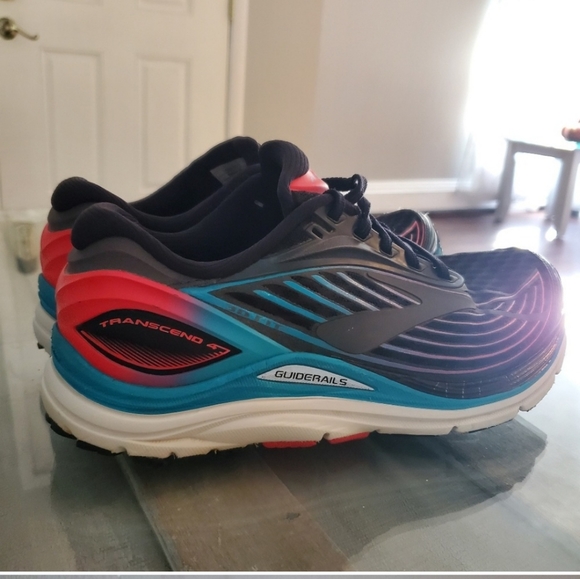 brooks transcend 4